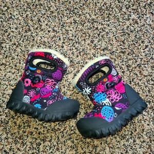 Bogs Boots infant size 4 NWOT